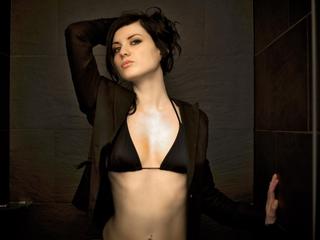 C O R As Sexcam Chat:  - Anal-Sex, Dominant, Oralsex, Piercing, Pornographie, Rollenspiele, Sexspielzeug, Live-Dates - Hallo, ich bin Cora. Ich trage gern Nylon, Netz, sexy Dessous, Spitzenunterh&ouml;schen und dazu hohe Schuhe. Ich suche einen niveauvollen Mann, f&uuml;r das vor allem stilvolle Gespr&auml;ch. Besuch mich, wenn Du die `kleine` Versuchung in Person pers&ouml;nlich kennenlernen willst!