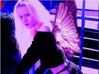  Phoebe:  Anal-Sex, Dominant, Fesselspiele, Oralsex, Rollenspiele, Schlucken, Sexspielzeug, Swinger, Tattoos, Voyeurismus