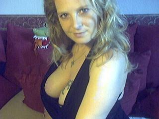 Sexy La Luna - Vielleicht deine s&uuml;sse, geile Nachbarin - ganz privat!?