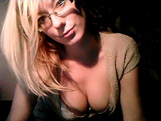  SexyKatze23:  Anal-Sex, Dominant, Fetisch, Oralsex, Outdoor, Rollenspiele, Sexspielzeug, Spanking, Voyeurismus - BH-Gr&ouml;sse: C