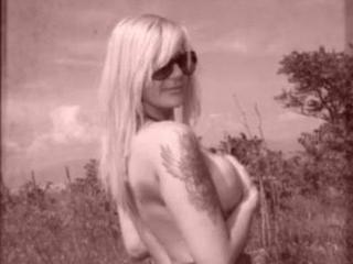 SexiLuises Sexcam Chat:  - Gruppensex, Oralsex, Outdoor, Parkplatz-Sex, Schlucken, Spanking - Ich bin f&uuml;r alles offen, Schatz. ;) Komm bitte rein, und wirwerden eine geile Zeit haben. ;)