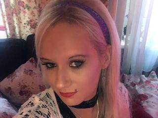 Hot-Julia - Ein Tag ohne Sex ist ein verlorener Tag! - sexcam,chat,