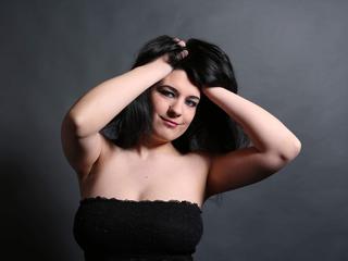  CaraliaDeluxe:  Anal-Sex, Fesselspiele, Natursekt, Oralsex, Outdoor, Piercing, Schlucken, Sexspielzeug, Tattoos, Live-Dates