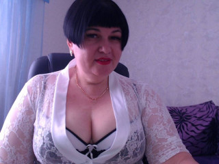  JuicyLady:  Anal-Sex, Dominant, Oralsex, Orgien, Rollenspiele, Sexspielzeug, Spanking, Swinger, Voyeurismus - BH-Grösse: DD