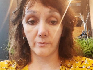  Lindana:  Anal-Sex, Dominant, Fetisch, Natursekt, Oralsex, Rollenspiele, Sexspielzeug, Spanking, Swinger, Live-Dates - BH-Grösse: C