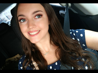  vanilia:  Devot, Dominant, Gruppensex, Oralsex, Orgien, Pornographie, Sexspielzeug, Spanking, Voyeurismus, Live-Dates