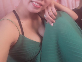  LuxiLuxi18:  Anal-Sex, Gruppensex, Natursekt, Pornographie, Rollenspiele, Sexspielzeug, Spanking, Voyeurismus, Live-Dates