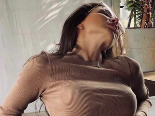  AngelHarly:  Devot, Fetisch, Lack und Leder, Rollenspiele, Spanking - BH-Grösse: B