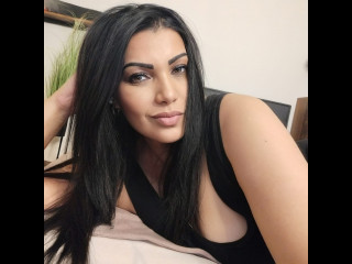  Belise Chappelle:  Anal-Sex, Devot, Dominant, Exhibitionismus, Fetisch, Oralsex, Rollenspiele, Sexspielzeug, Spanking, Voyeurismus