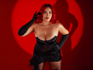  CynthiaDesire:  Anal-Sex, Devot, Fesselspiele, Gangbang, Oralsex, Outdoor, Rollenspiele, Sexspielzeug, Swinger, Live-Dates - BH-Grösse: C
