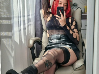  Redtemptation:  Devot, Dominant, Exhibitionismus, Lack und Leder, Oralsex, Piercing, Sexspielzeug, Spanking, Tattoos, Voyeurismus