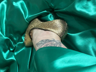  000Landish Tsarenko:  Devot, Dominant, Exhibitionismus, Lack und Leder, Tattoos, Live-Dates