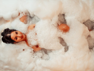  BridgetteBri:  Anal-Sex, Devot, Exhibitionismus, Fetisch, Oralsex, Rollenspiele, Sexspielzeug, Spanking, Voyeurismus, Live-Dates - BH-Grösse: A