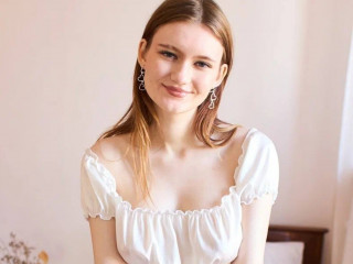 MaryShum - Hallo Leute! Ich bin so froh, hier bei euch zu sein! Ich halte mich für ein nettes Mädchen ;)