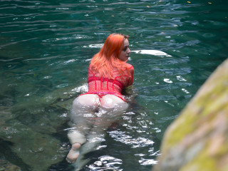  Mia Moore:  Anal-Sex, Devot, Dominant, Exhibitionismus, Gangbang, Gruppensex, Intimschmuck - BH-Grösse: A