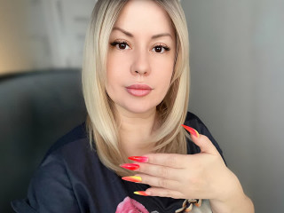  CrystallEyess:  Exhibitionismus, Outdoor, Rollenspiele, Spanking, Voyeurismus - BH-Gr&ouml;sse: C