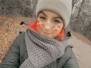  JennyStylee:  Exhibitionismus, Pornographie, Rollenspiele, Sexspielzeug, Spanking, Tattoos, Voyeurismus