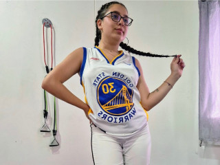  Lanna Renner:  Devot, Dominant, Fetisch, Lack und Leder, Oralsex, Pornographie, Sexspielzeug, Spanking, Voyeurismus - BH-Gr&ouml;sse: A