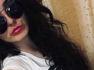  Allory:  Devot, Oralsex, Piercing, Rollenspiele, Voyeurismus - BH-Gr&ouml;sse: B