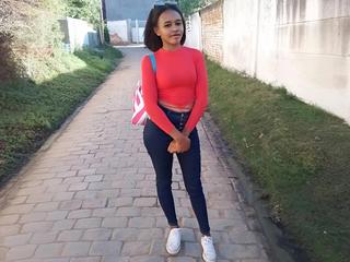 AlisaXMellodys Sexcam Chat:  - Devot, Exhibitionismus, Fetisch, Spanking, Voyeurismus - Hallo, ich bin in erster Linie hier, um mich selbst auszudr&uuml;cken. Au&szlig;erdem bin ich total offen f&uuml;r jeden Spa&szlig;, den man sich vorstellen kann.