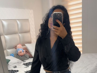 Alaska Stars - Es gibt keine sinnlichere Frau als die mit einem zarten Gesicht und einem b&ouml;sen Geist.