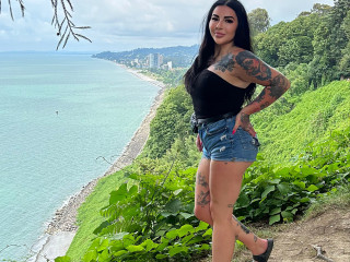  BustyRaven:  Devot, Fetisch, Oralsex, Outdoor, Pornographie, Rollenspiele, Schlucken, Sexspielzeug, Spanking, Live-Dates