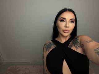BustyRaven - Weiche Kurven, versaute Gedanken - sexcam,chat,